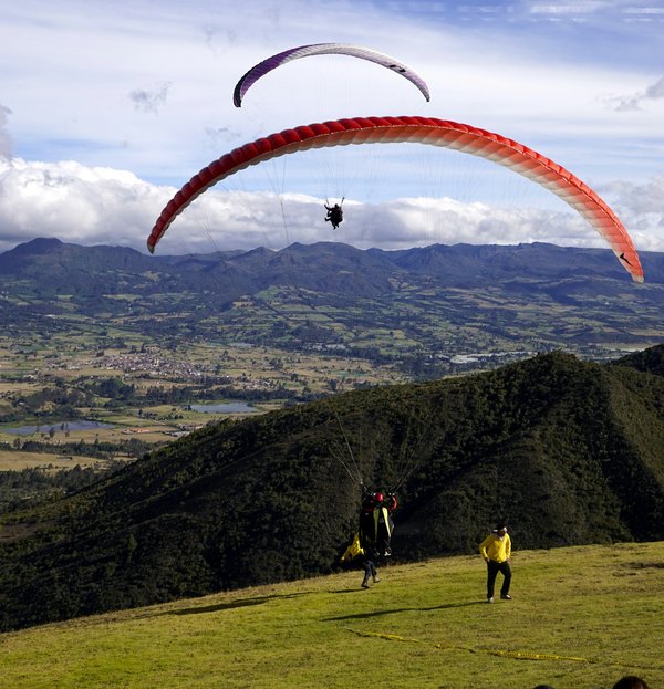 Quels sont les meilleurs spots pour faire du parapente en Espagne?